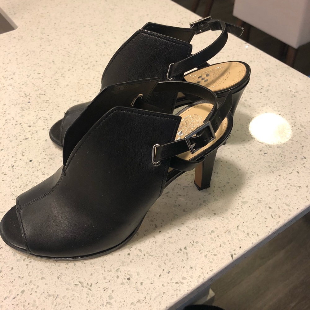 Excellent condition Vince Camuto Sling Back Heels!